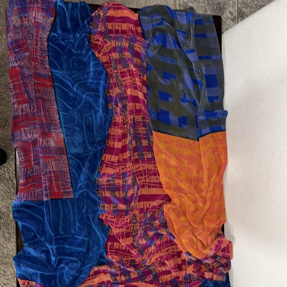 Silk Saree in Blues, Oranges & Reds - Picture 6 of 8